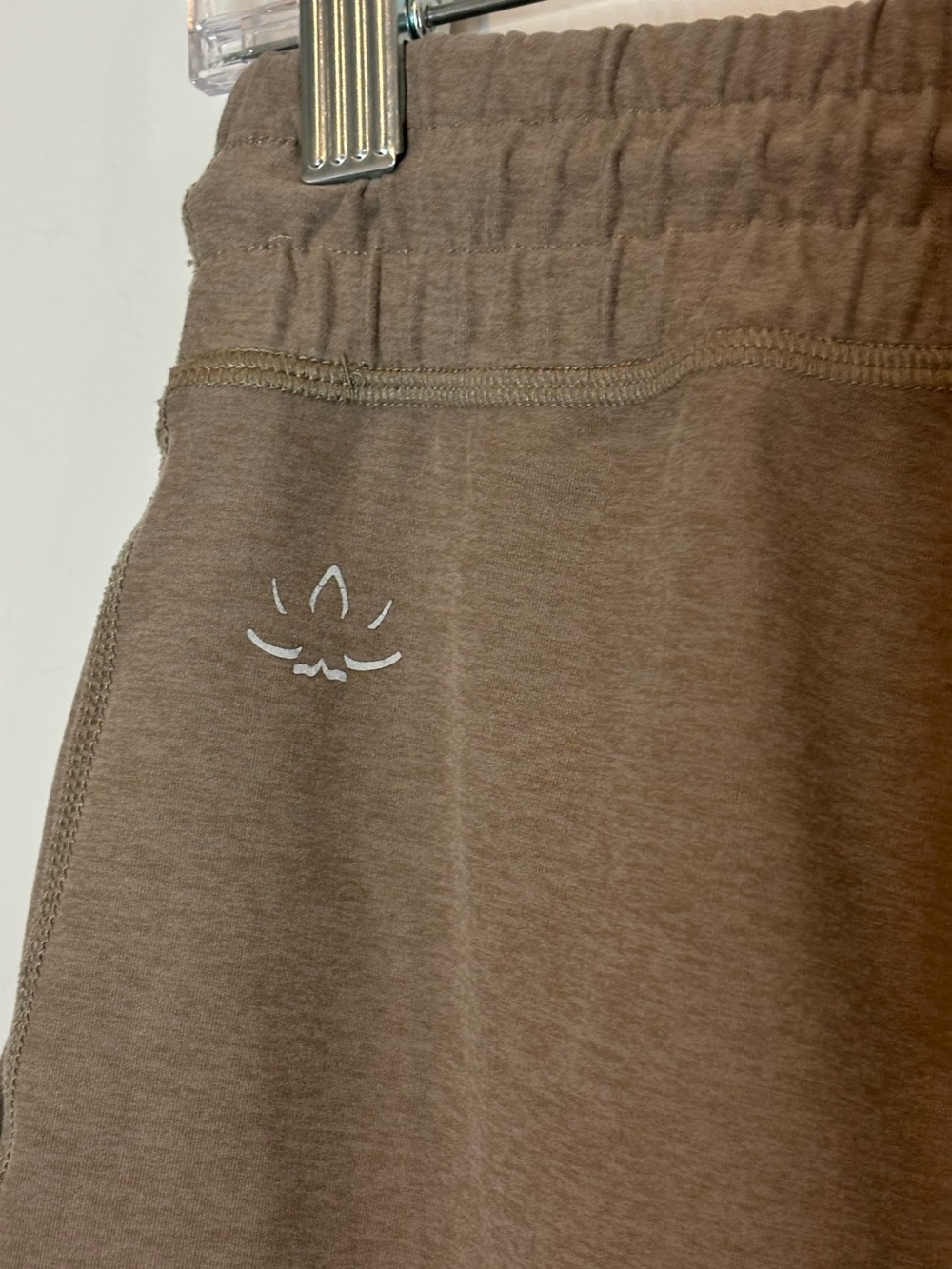 Beyond Yoga Space Dye Commuter Jogger Drawstring Pants Birch Heather Tan XS - Picture 7 of 10